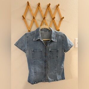 GAP Denim Short Sleeve Button-Up Shirt